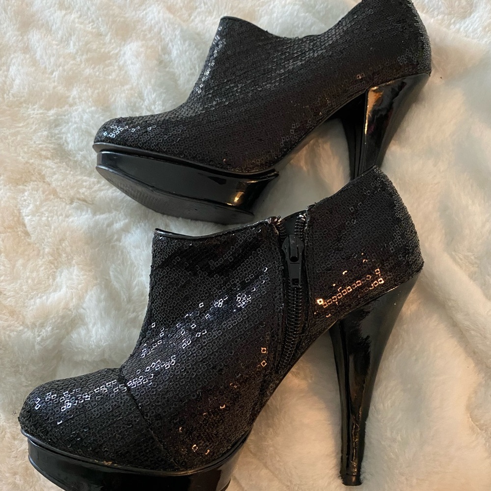 Olsenboye Black Platform Sequence Booties 6/ 6 1/2 - image 2